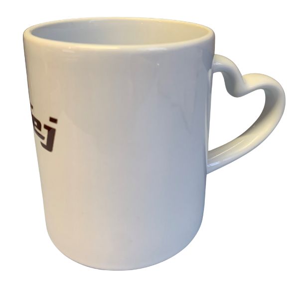 Tasse kofej mit Herzhenkel